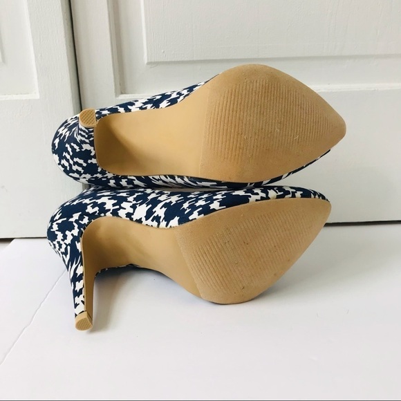 JUSTFAB Navy White Merne Pointed Toe Heels Size 7 ❗️PRICE IS FIRM❗️ - Picture 4 of 5